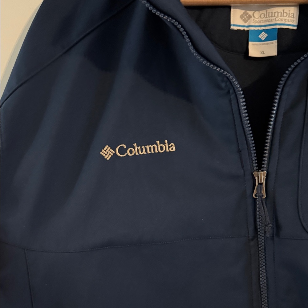 Columbia Dark Blue Jacket with Notre Dame logo - Picture 3 of 7